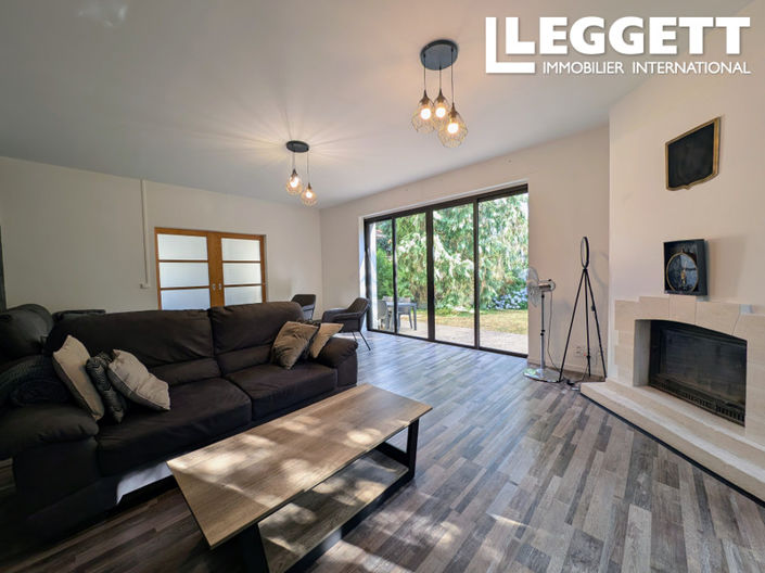 Image No.7-5 Bed House for sale