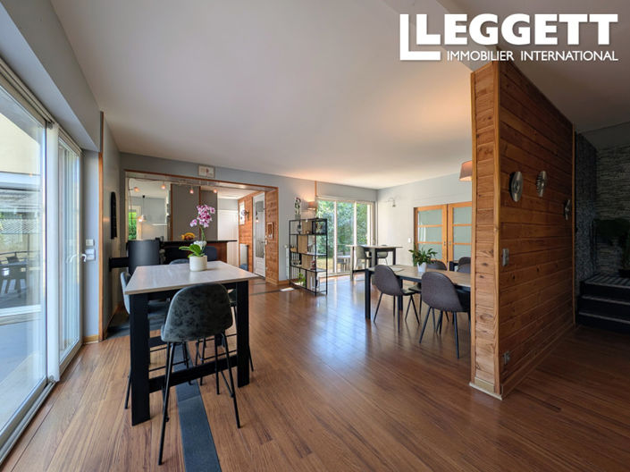 Image No.7-5 Bed House for sale