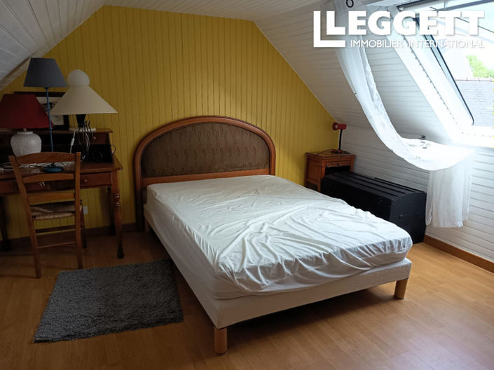 Image No.6-6 Bed House for sale