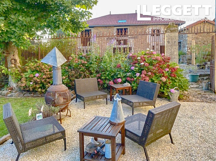 Image No.10-11 Bed House for sale