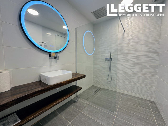 Image No.8-4 Bed House for sale