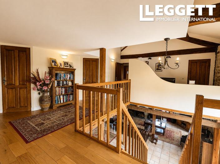 Image No.5-9 Bed House for sale