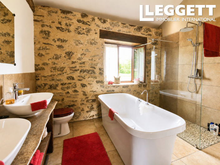 Image No.7-9 Bed House for sale