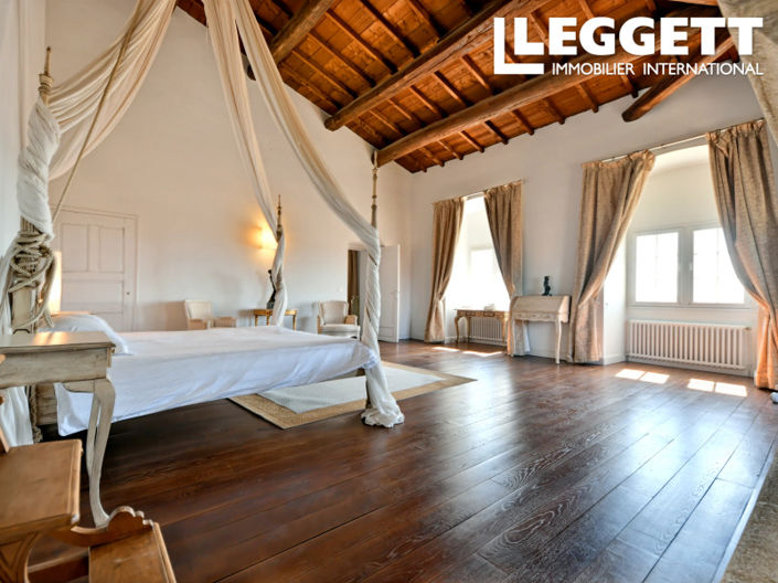Image No.8-9 Bed Chateaux for sale