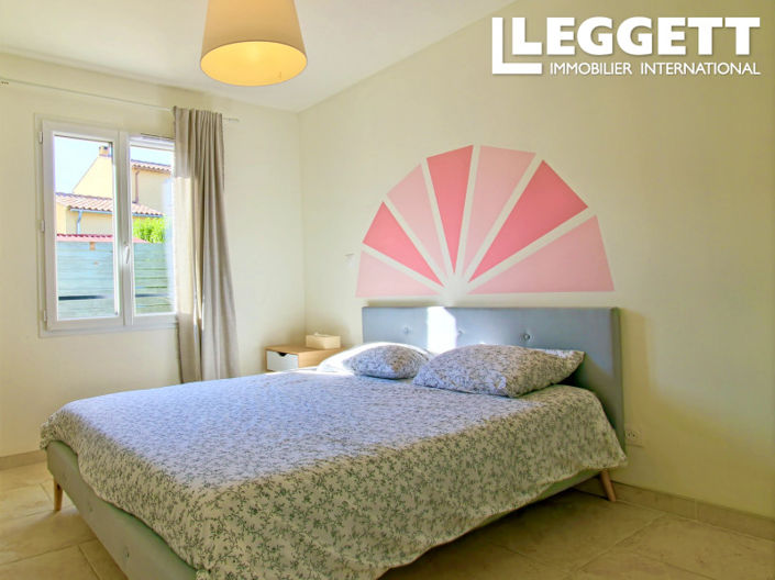 Image No.8-4 Bed House for sale
