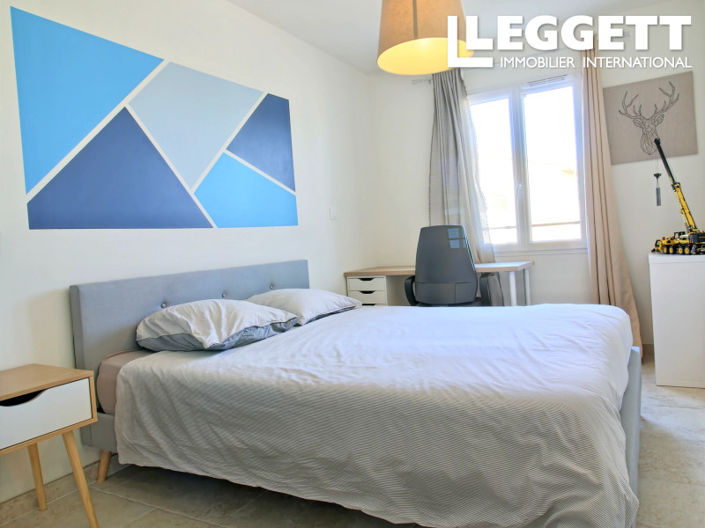 Image No.9-4 Bed House for sale