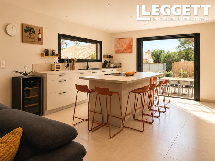 Image No.5-5 Bed House for sale