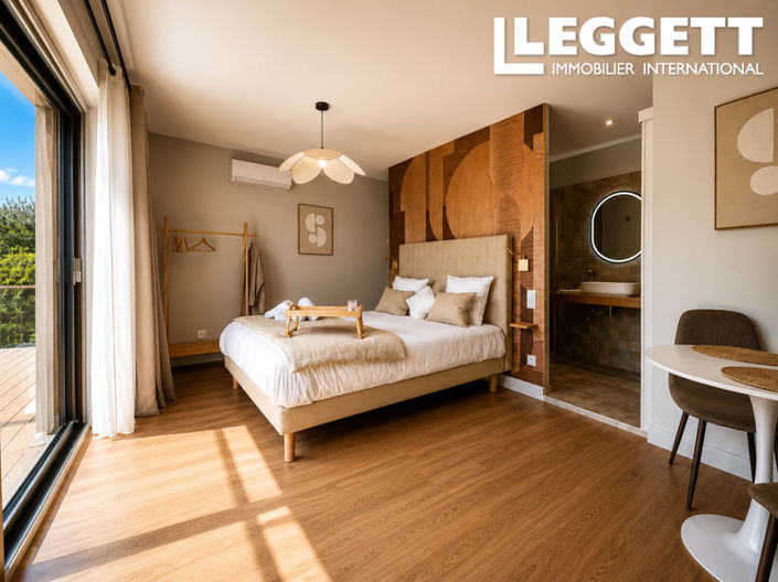 Image No.9-5 Bed House for sale