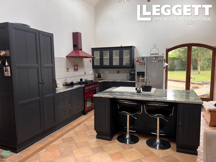 Image No.5-6 Bed House for sale