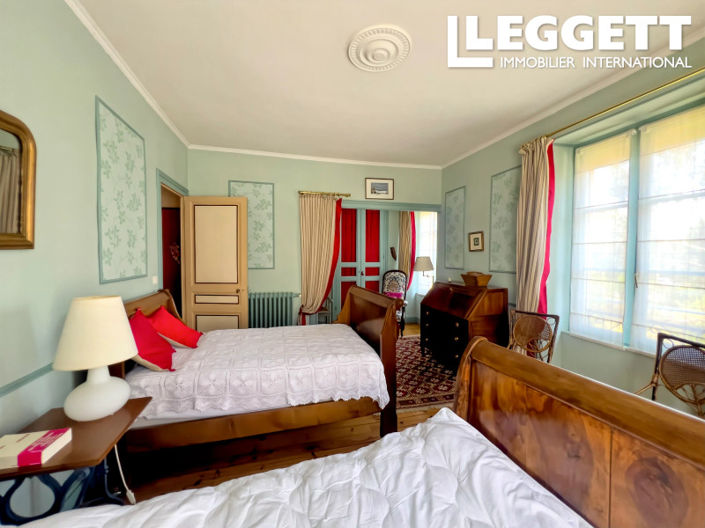 Image No.10-5 Bed House for sale
