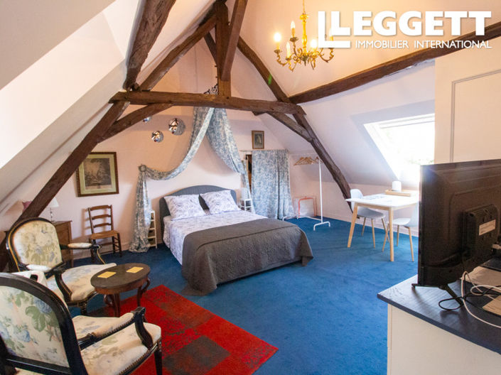 Image No.8-7 Bed House for sale