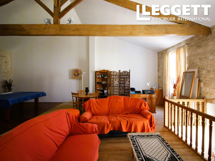 Image No.8-6 Bed House for sale
