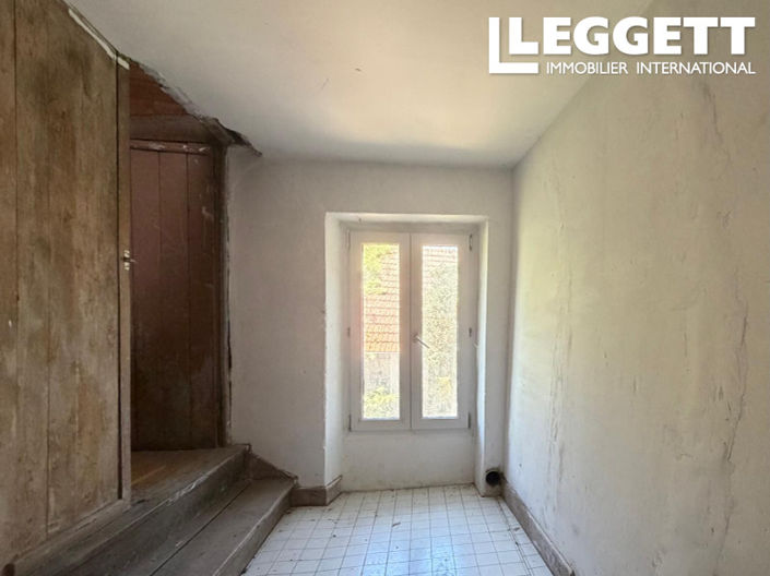 Image No.8-4 Bed House for sale