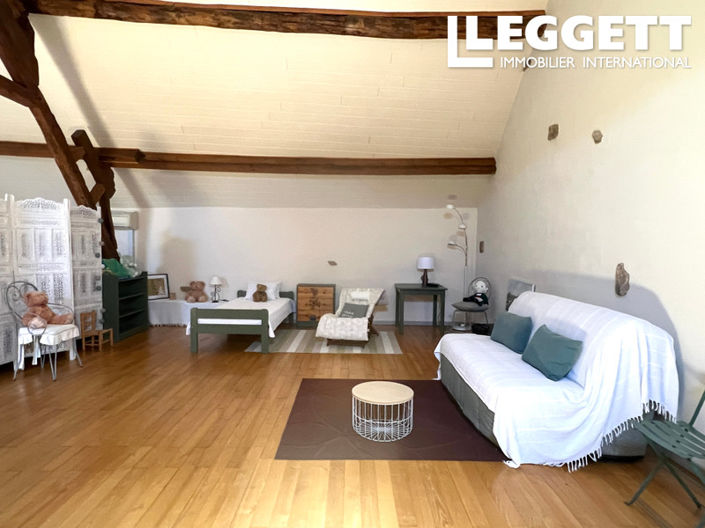 Image No.10-3 Bed House for sale