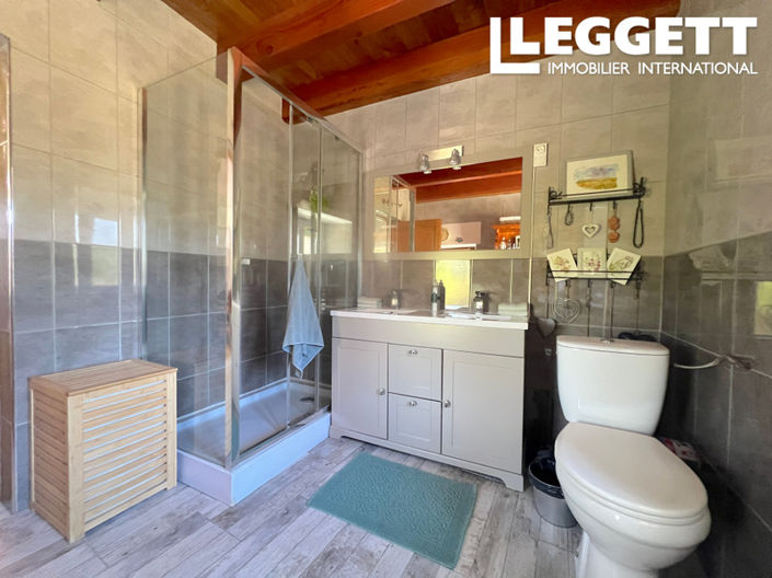 Image No.8-3 Bed House for sale