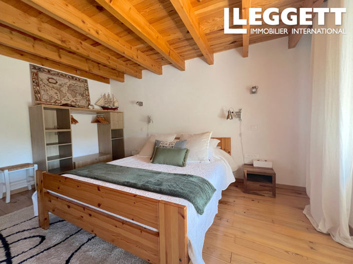Image No.9-3 Bed House for sale