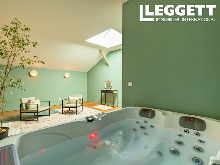 Image No.8-5 Bed House for sale