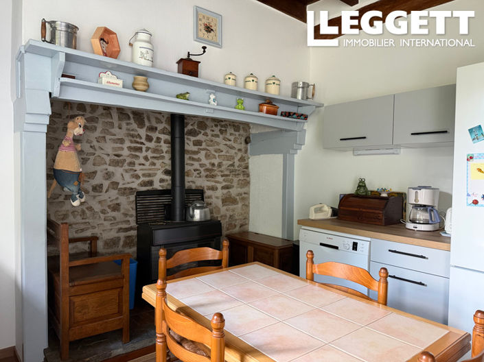 Image No.2-4 Bed House for sale