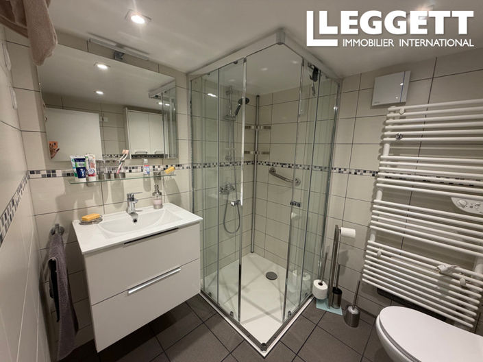 Image No.8-4 Bed House for sale