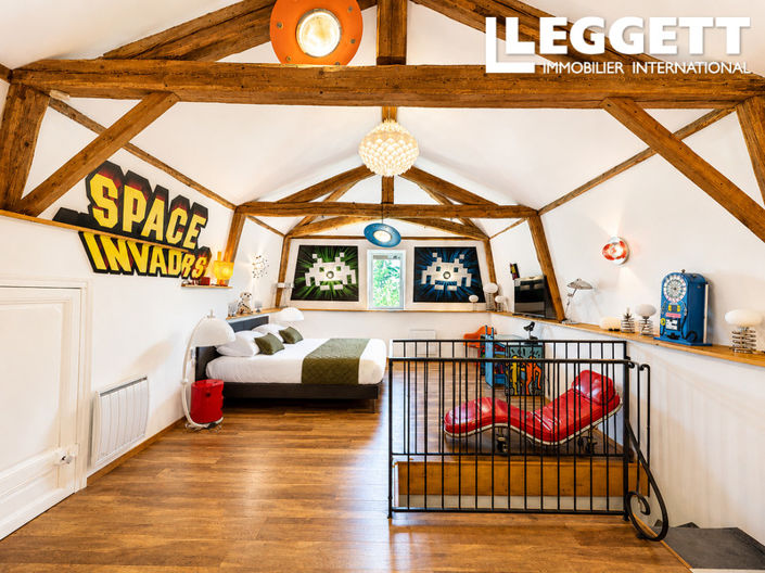 Image No.5-6 Bed House for sale