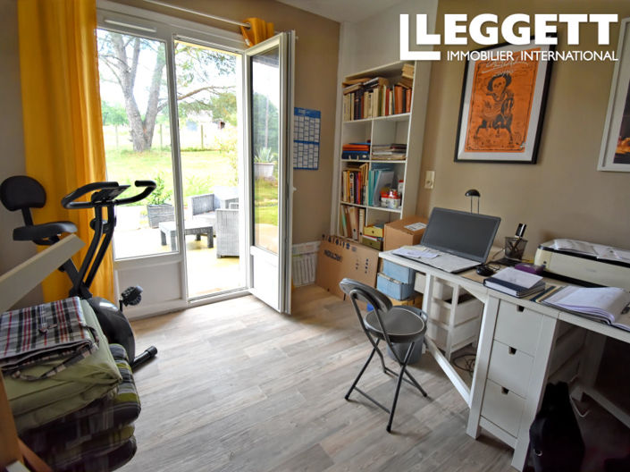 Image No.9-5 Bed House for sale