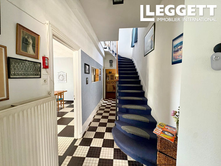 Image No.5-9 Bed House for sale
