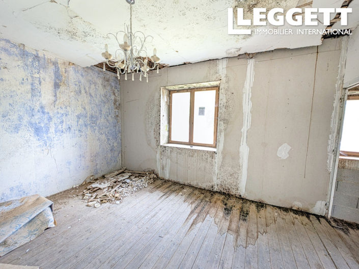 Image No.6-5 Bed House for sale
