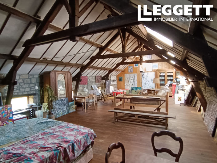 Image No.10-3 Bed House for sale