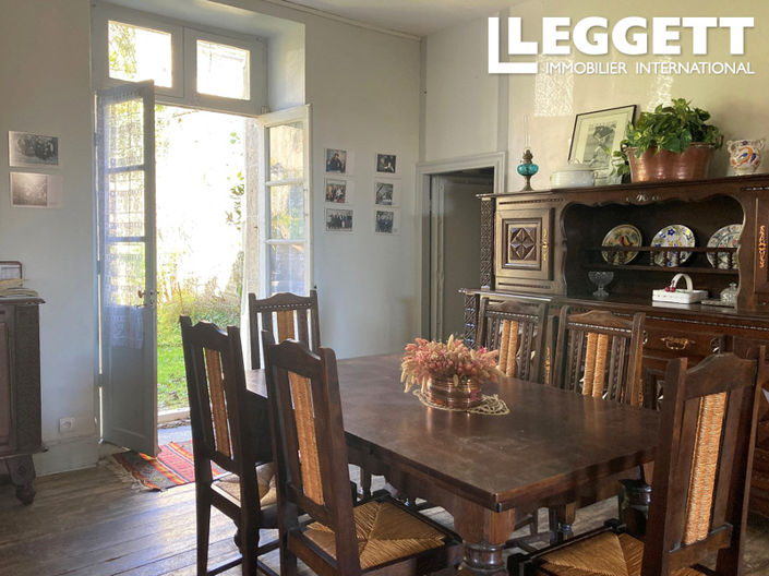 Image No.6-5 Bed House for sale