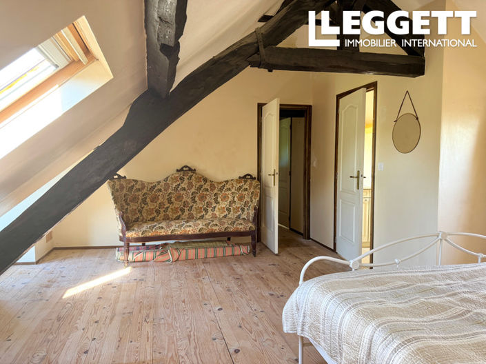 Image No.5-10 Bed House for sale