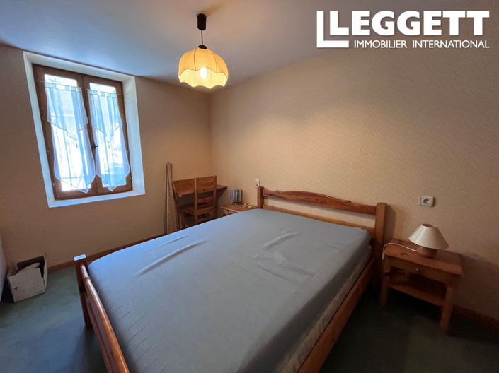 Image No.9-2 Bed House for sale