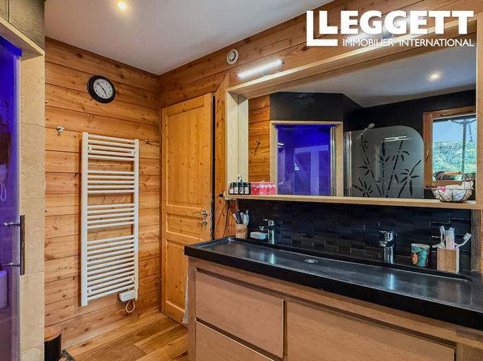 Image No.10-3 Bed House for sale