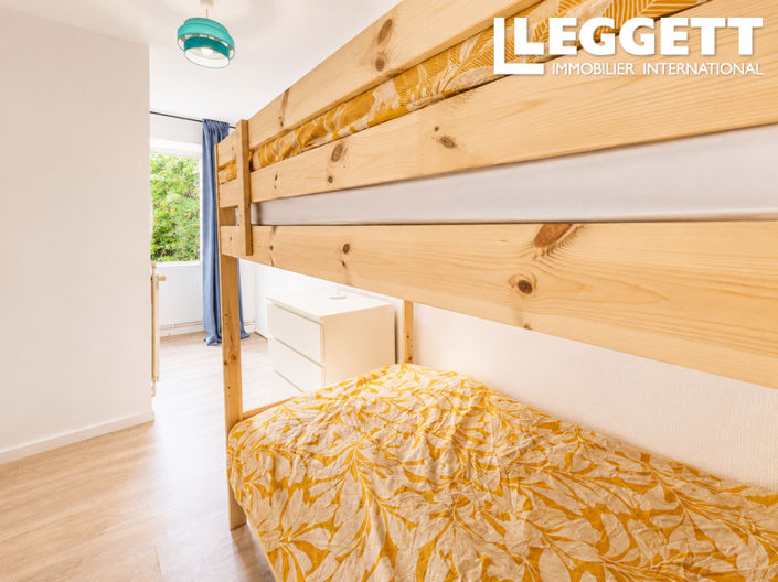 Image No.10-3 Bed House for sale