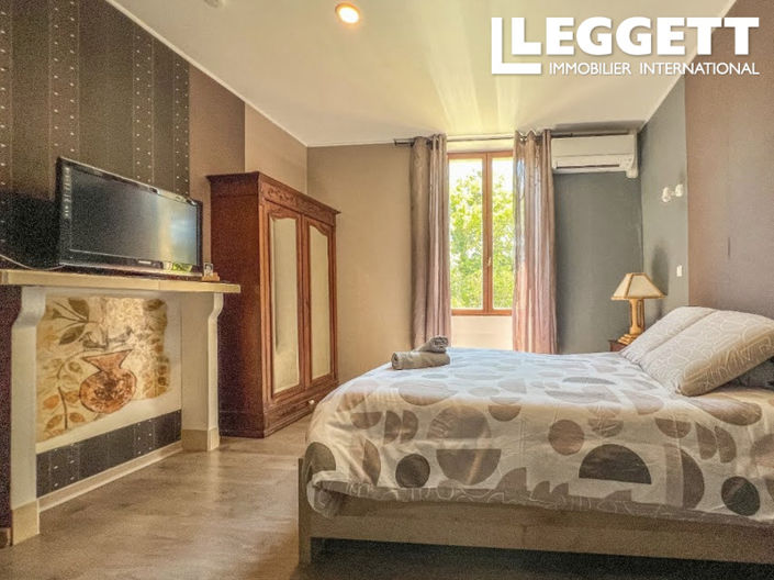 Image No.5-17 Bed Commercial for sale