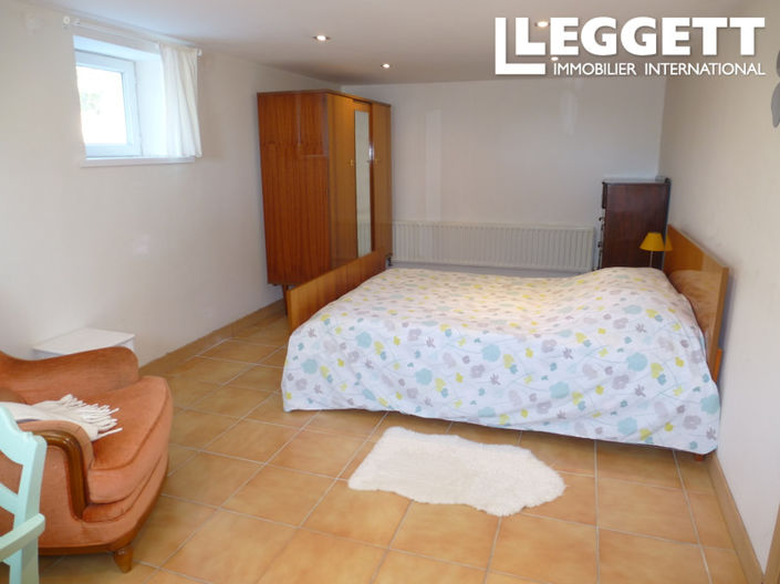 Image No.10-2 Bed House for sale