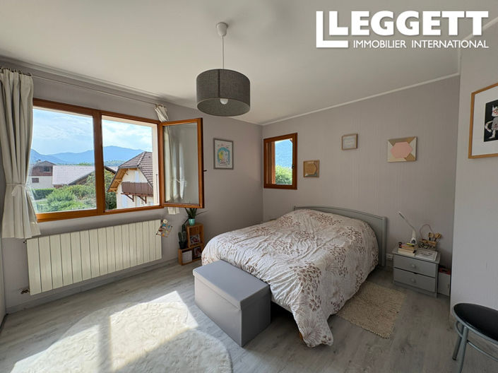 Image No.6-4 Bed House for sale