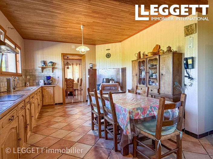 Image No.6-7 Bed House for sale
