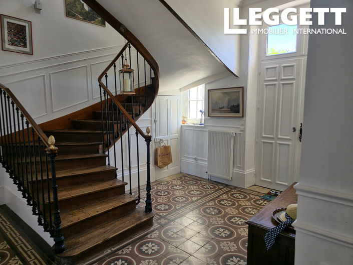 Image No.3-5 Bed Chateaux for sale