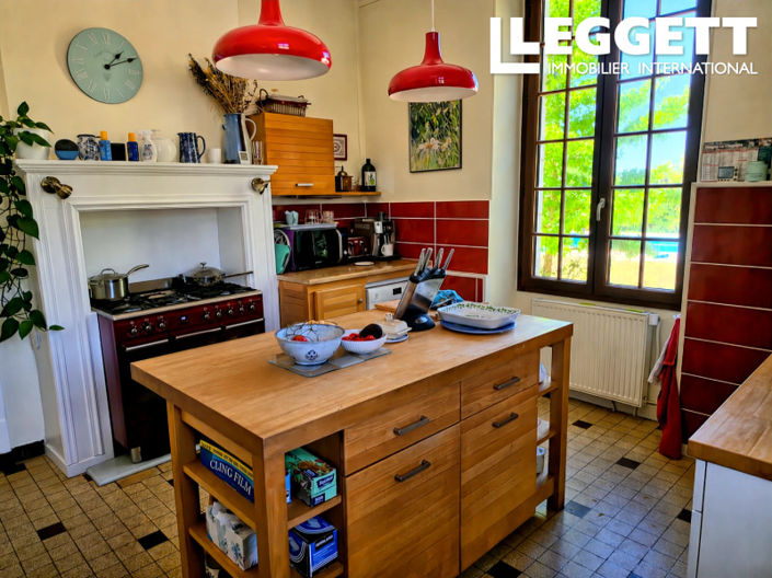 Image No.8-5 Bed House for sale