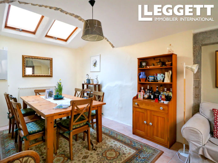 Image No.2-4 Bed House for sale