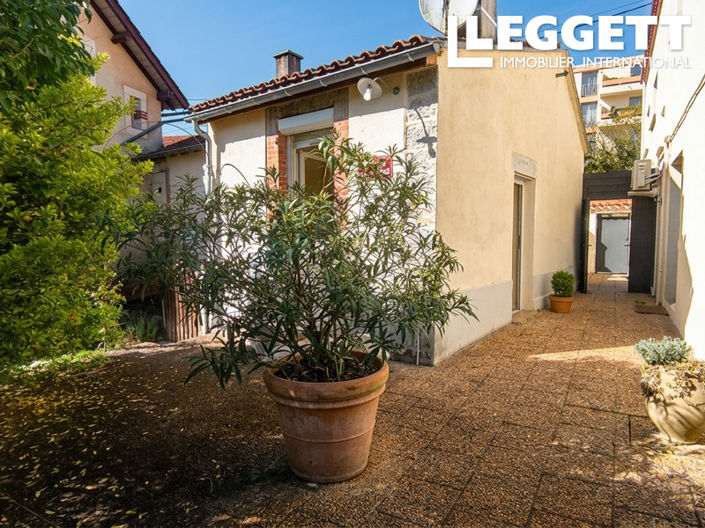Image No.2-5 Bed House for sale