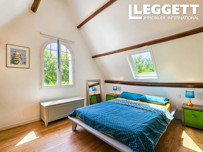 Image No.8-4 Bed House for sale