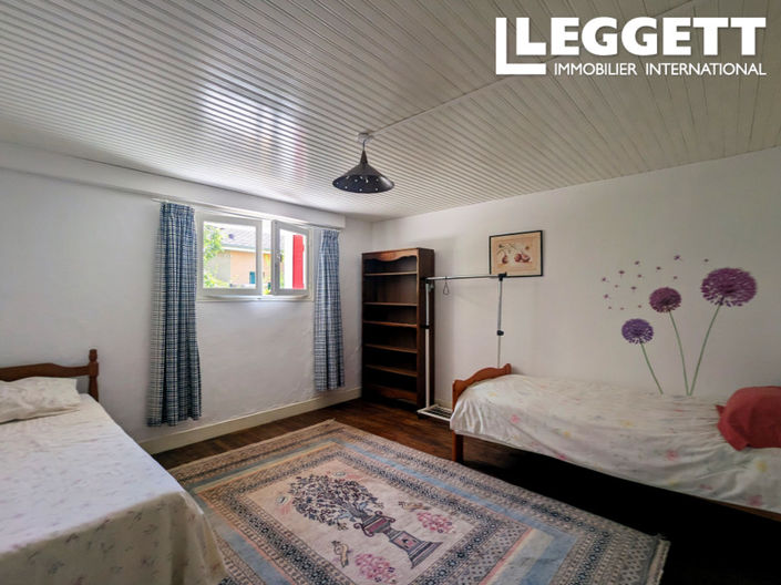 Image No.10-2 Bed House for sale