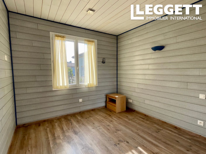 Image No.8-2 Bed House for sale