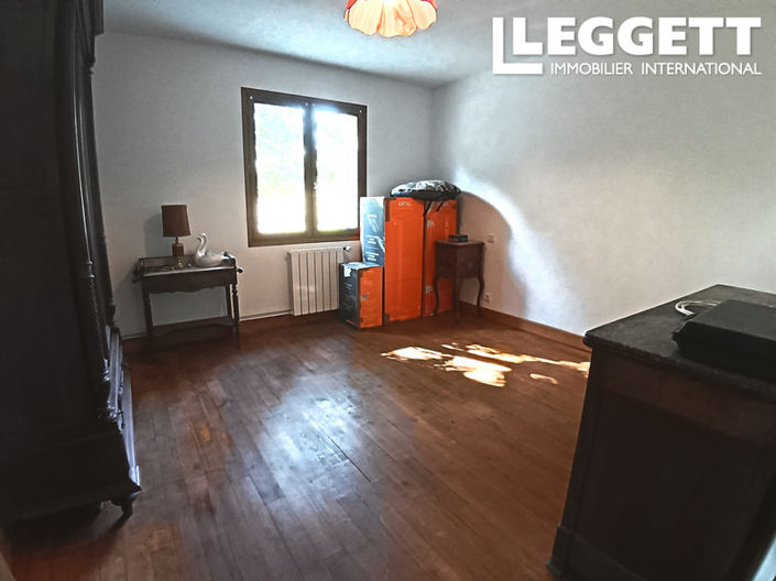Image No.8-3 Bed House for sale