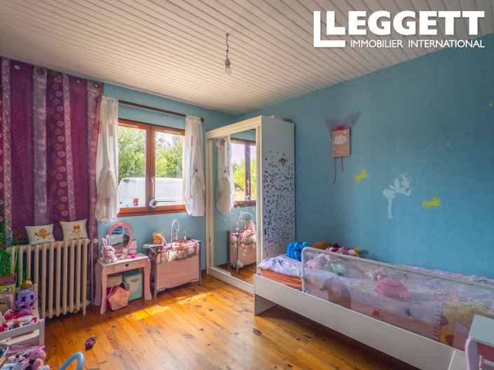 Image No.6-4 Bed House for sale