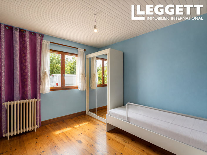 Image No.6-4 Bed House for sale
