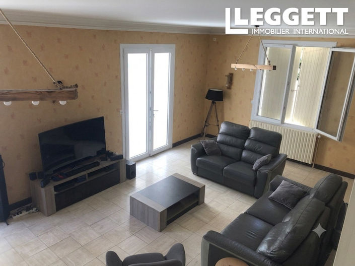 Image No.2-6 Bed House for sale