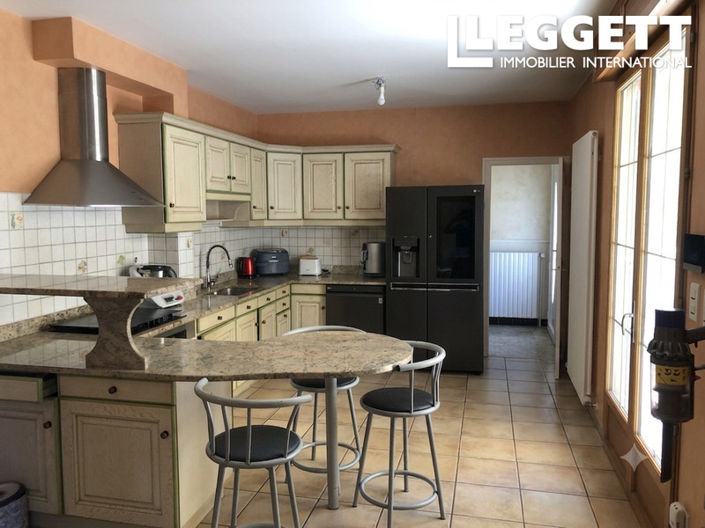 Image No.3-6 Bed House for sale