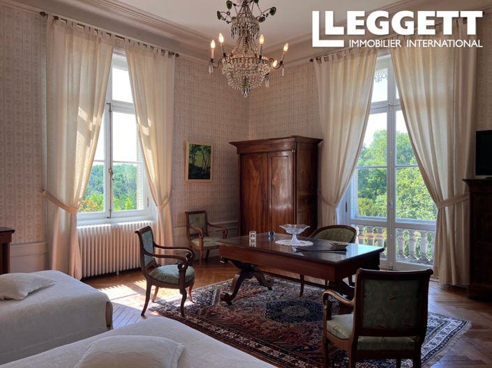 Image No.9-13 Bed Chateaux for sale